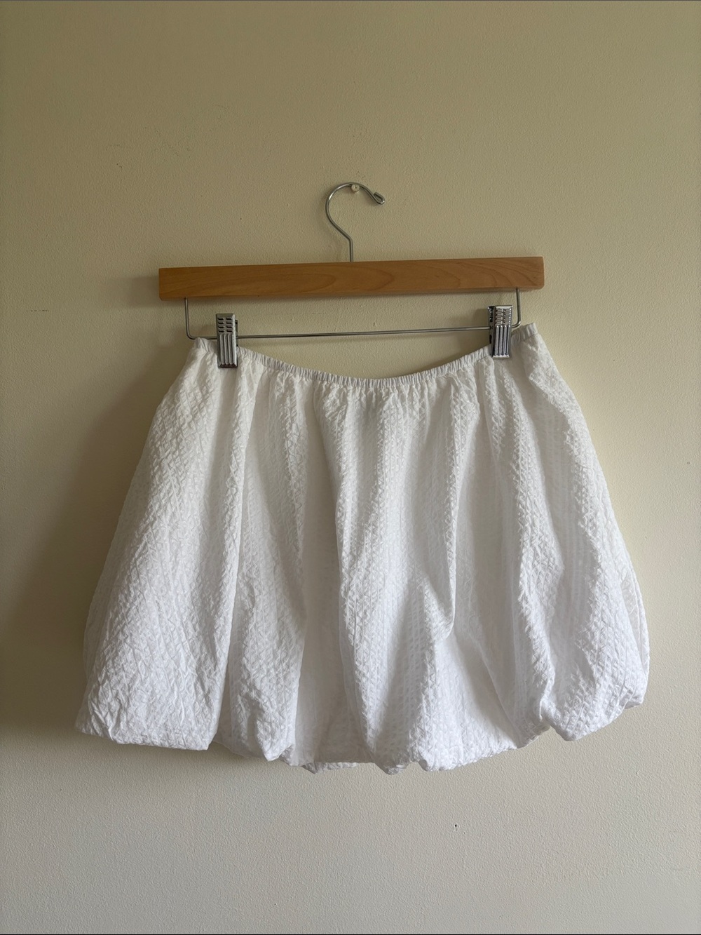 MINKPINK White Textured Bubble Skirt with Elastic Waist